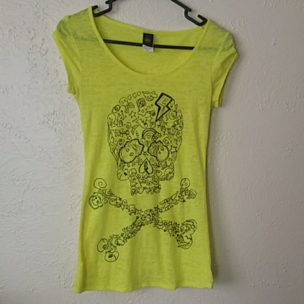 Neon yellow skull shirt!